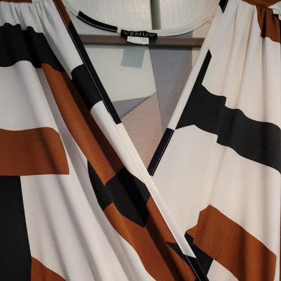 Venus V- neck Wrap Style Dress - Picture 6 of 8